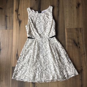 🌸 3/$20 SPEEKLERS White Lace Dress RUNS SMALL
